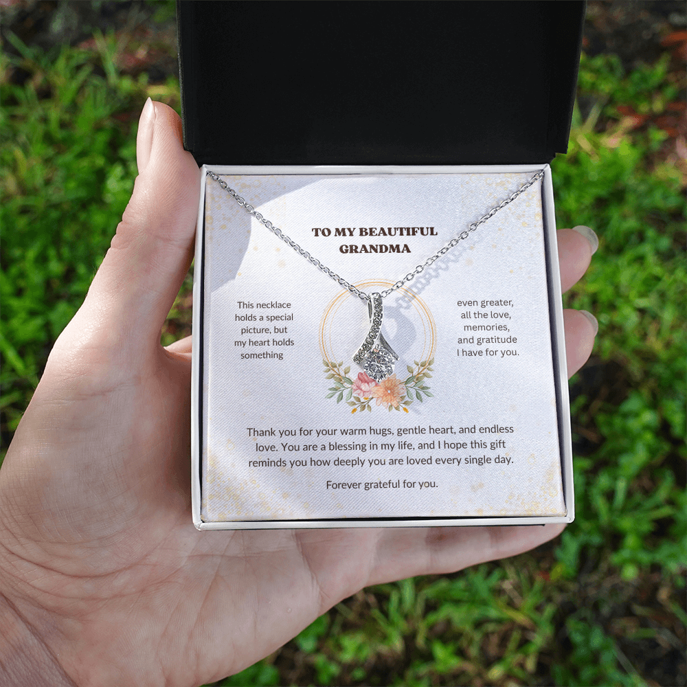 Grandma Necklace Gift – Alluring Beauty Necklace with Heartfelt Message Card
